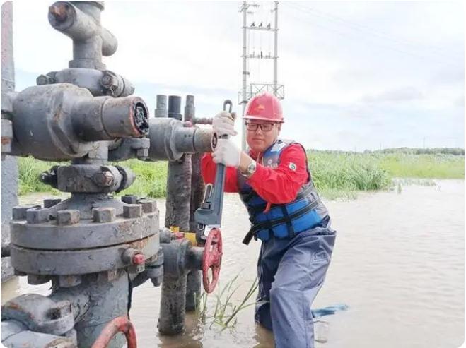 險(xiǎn)不除、人不休，水不降、人不退！大慶油田朝陽溝油田全力迎戰(zhàn)防汛“大考”